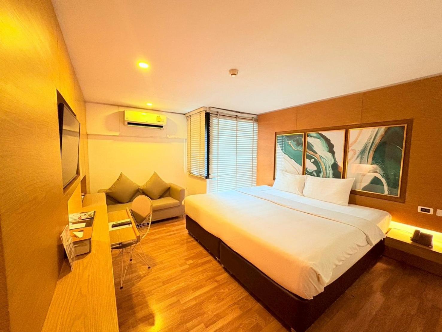 I Silom Hotel 4*