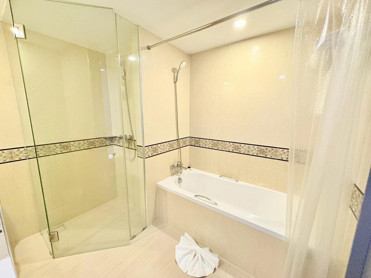 I Silom Hotel